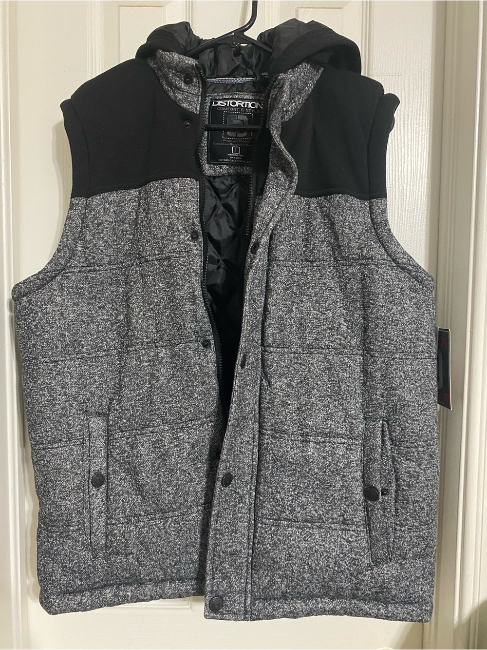 Distortion Outerwear Men's Hooded Puffer Quilted Vest